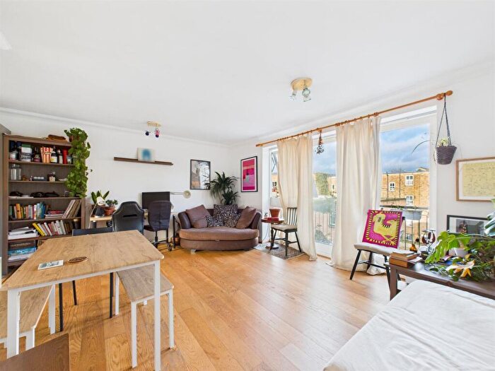 2 Bedroom Apartment For Sale In Cheshire Street, Shoreditch, E2