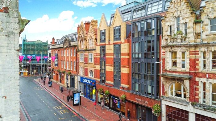 2 Bedroom Apartment To Rent In Station Road, Reading, Berkshire, RG1