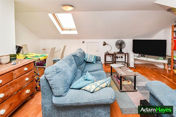 4 Bedroom Flat For Sale In Stanley Road, East Finchley, N2