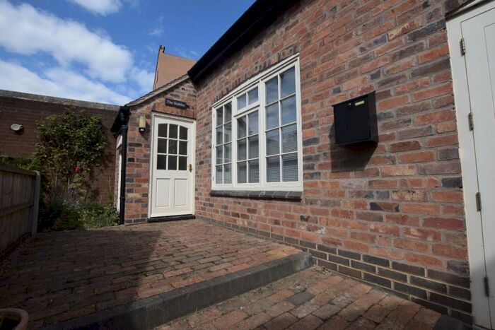1 Bedroom Ground Flat To Rent In Walpole House Yard, Lichfield Street, Burton-On-Trent, Staffordshire, DE14
