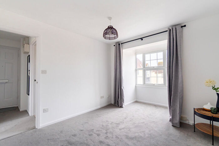 1 Bedroom Apartment For Sale In Red Lion Court, Bishop's Stortford, Hertfordshire, CM23