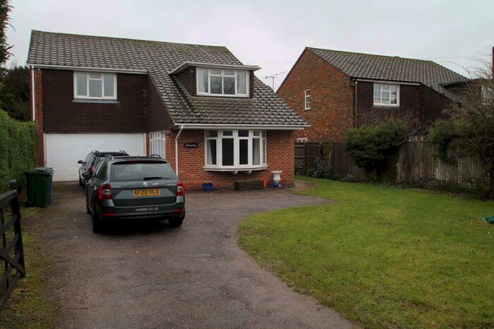 5 Bedroom Detached House To Rent In Nr. Naphill Common, HP14