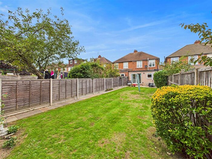 3 Bedroom Semi-Detached House For Sale In Cottimore Avenue, Walton-On-Thames, KT12