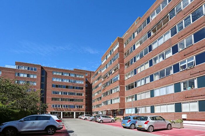 1 Bedroom Apartment For Sale In Eaton Road, Hove, BN3