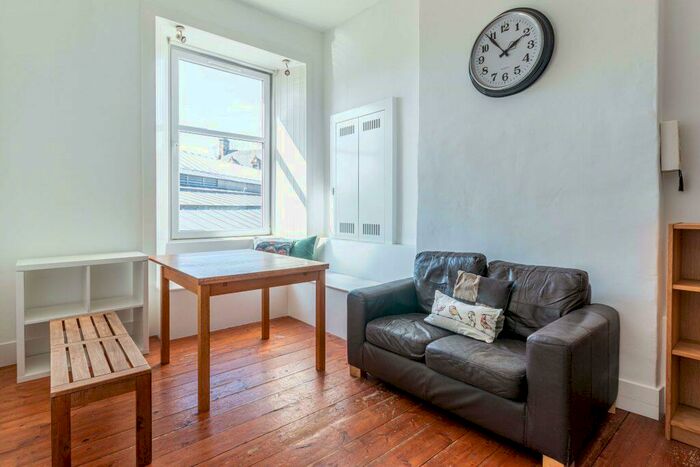3 Bedroom Flat To Rent In L – Forrest Road, Edinburgh, EH1