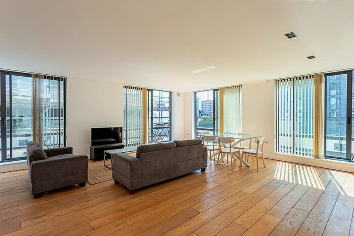 3 Bedroom Flat To Rent In Flat, Chamber Street, London, E1