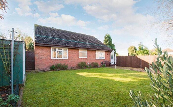 2 Bedroom Detached Bungalow For Sale In Bunglow To Rear Of Beechwood Road, LU4