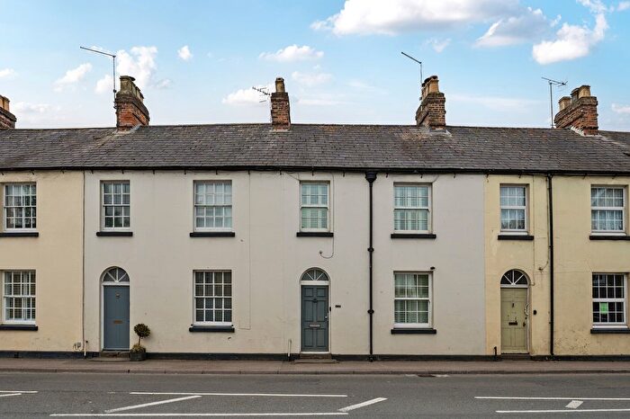 3 Bedroom Town House For Sale In London Road, Marlborough, SN8