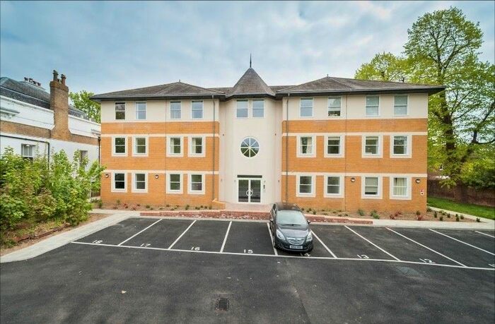 1 Bedroom Flat To Rent In Cricket Green, Mitcham, CR4