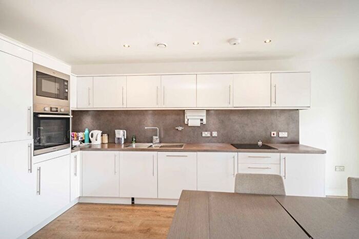 2 Bedroom Flat To Rent In Bedford Road, Clapham, SW4