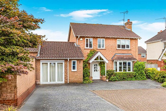 4 Bedroom Detached House For Sale In Martins Drive, Hertford, SG13