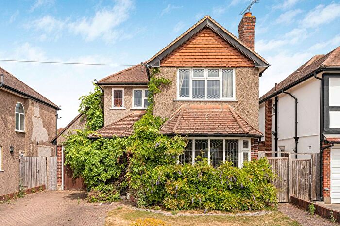 4 Bedroom Detached House For Sale In Broadhurst, Ashtead, KT21