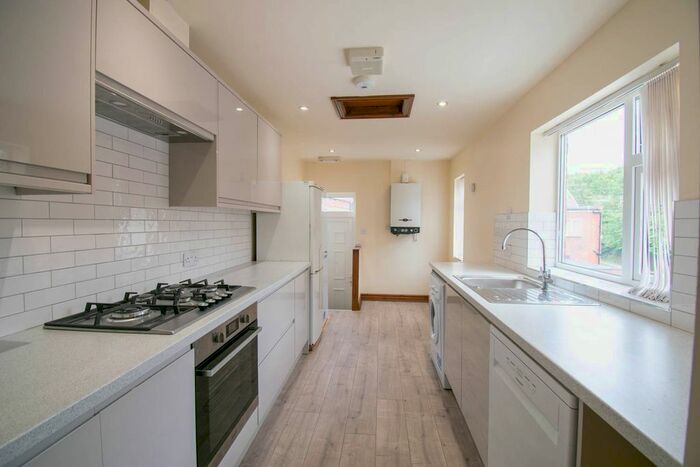 6 Bedroom Maisonette To Rent In Wolseley Gardens, Jesmond Vale, Newcastle Upon Tyne, NE2