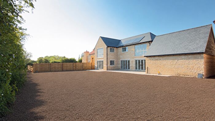 4 Bedroom Detached House For Sale In Hedgerow Gardens. Thornborough. ., MK18