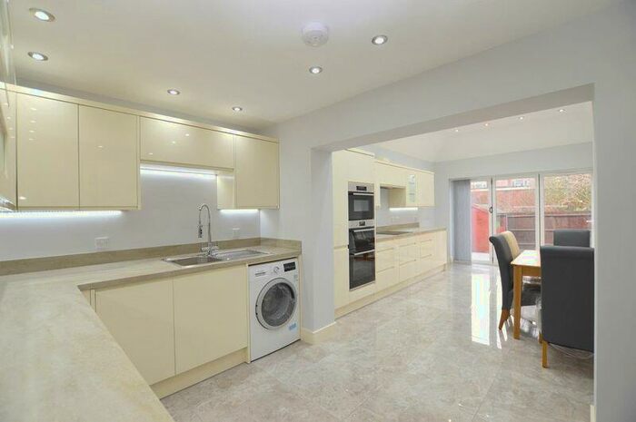 2 Bedroom House To Rent In Beeton Close, Hatch End, HA5