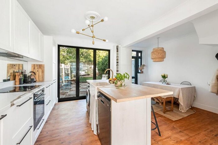 4 Bedroom End Of Terrace House To Rent In Parry Road, South Norwood, London, SE25