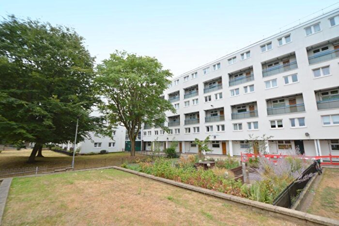 2 Bedroom Flat To Rent In Llewellyn Street, Wrayburn House, SE16