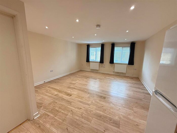1 Bedroom Flat To Rent In Hamilton Court, Stone Lane, Peterborough, PE1