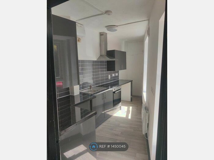 2 Bedroom Flat To Rent In Schofield Street, Waterfoot, Rossendale, BB4