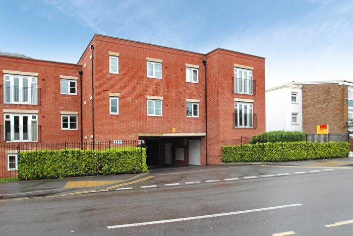 2 Bedroom Flat To Rent In Ellington Court, Headington, OX3