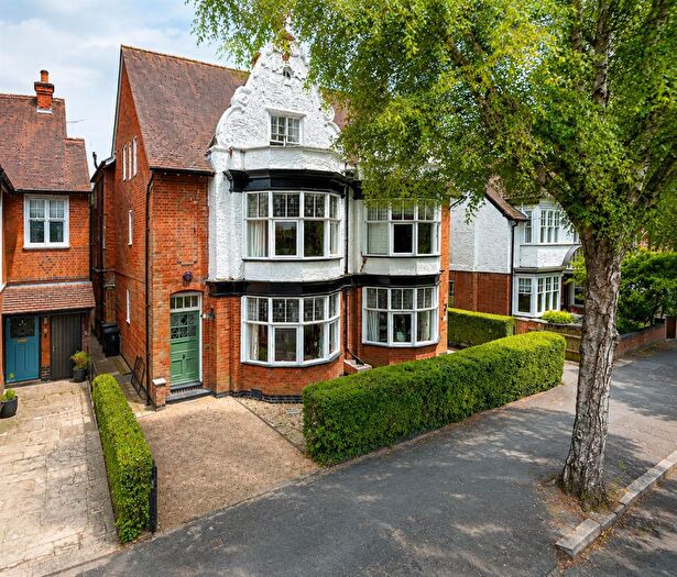 6 Bedroom Semi-Detached House For Sale In Morland Avenue, Stoneygate, LE2
