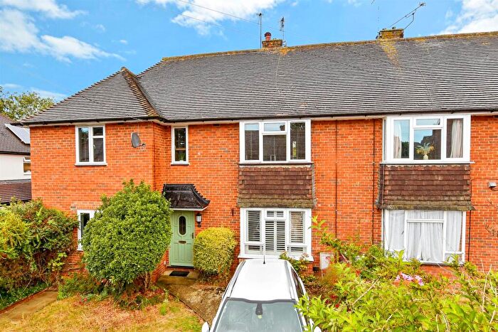 2 Bedroom Maisonette For Sale In Norwood Road, Effingham, Leatherhead, Surrey, KT24