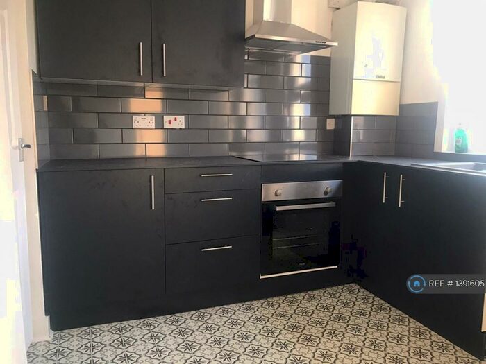 3 Bedroom Flat To Rent In Stornoway Road, Essex, SS2