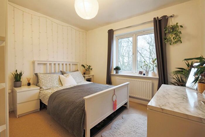 1 Bedroom Flat For Sale In Ash Court, Leeds, LS14