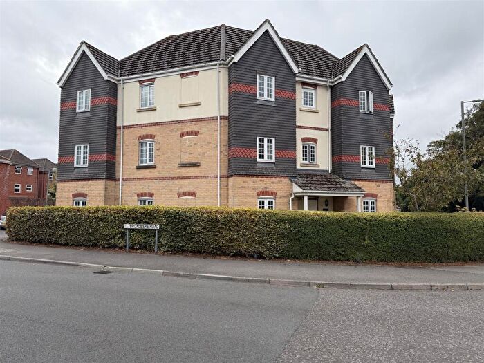 2 Bedroom Flat To Rent In Candover Court, Beggarwood, Basingstoke, RG22