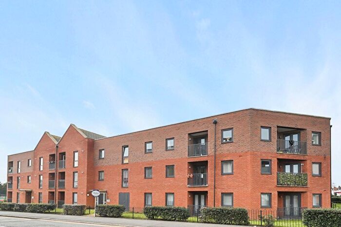 2 Bedroom Flat For Sale In Rayners Lane, Harrow, HA2