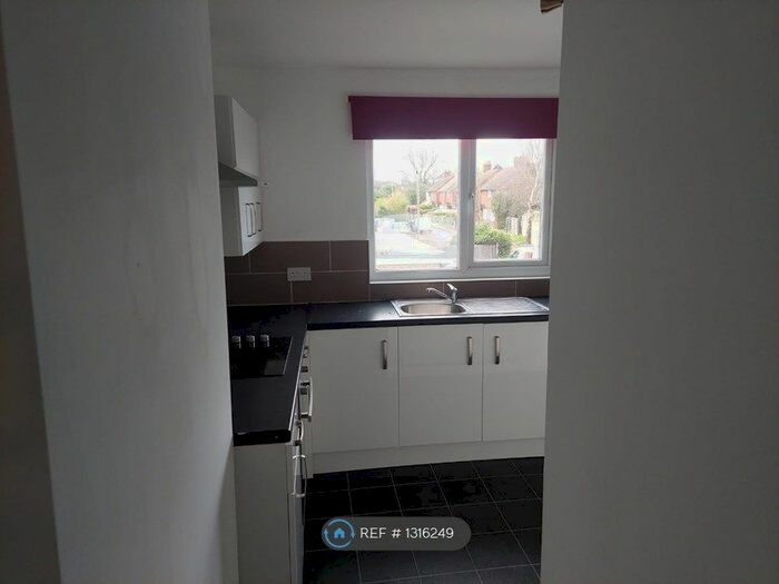 1 Bedroom Flat To Rent In West Kingsdown, West Kingsdown TN15