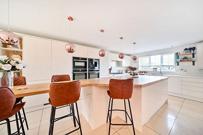4 Bedroom Detached House For Sale In Coneygate, Meppershall, SG17