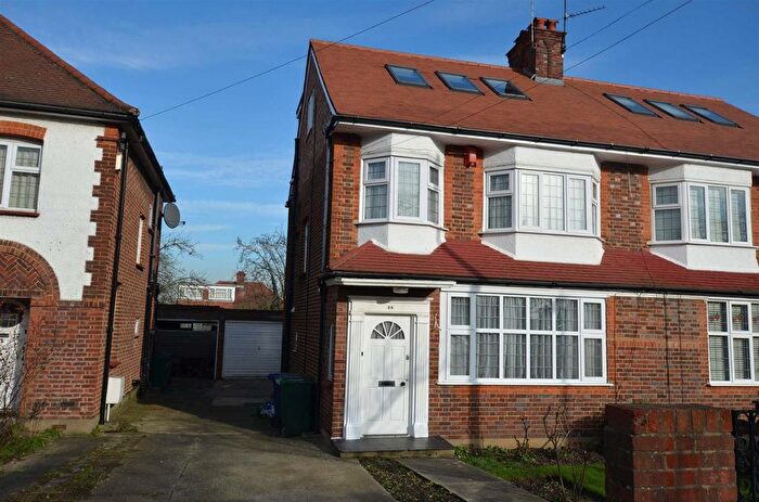 4 Bedroom Semi Detached House To Rent In Singleton Scarp, Woodside Park, N12