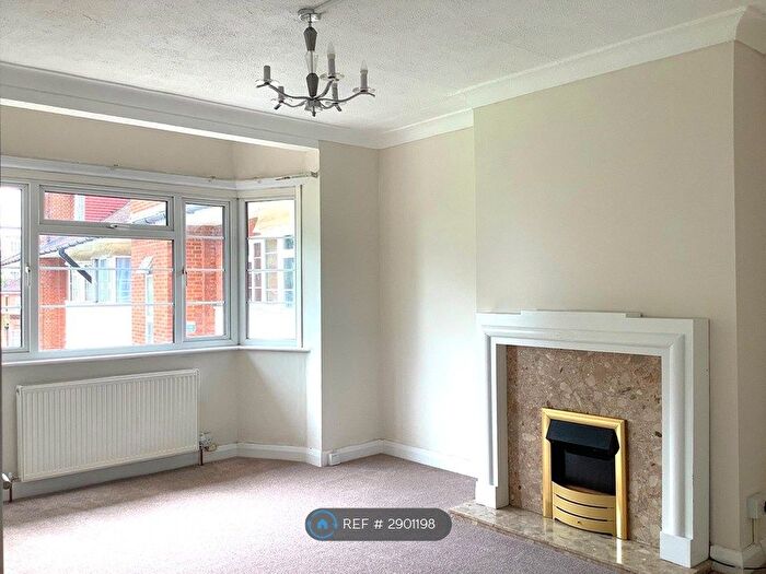 3 Bedroom Flat To Rent In Imperial Drive, Harrow, HA2