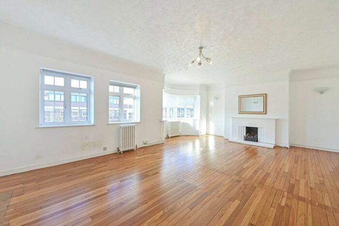 4 Bedroom Flat For Sale In Wimbledon Close, Wimbledon Village, London, SW20