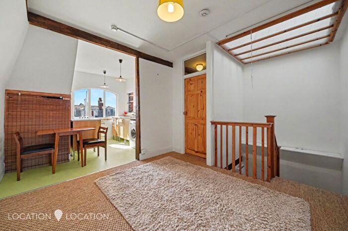 1 Bedroom Apartment To Rent In Stamford Hill, London, N16