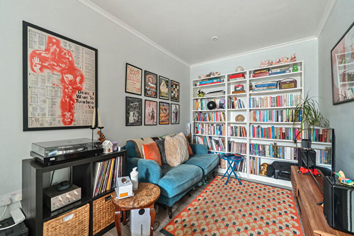 1 Bedroom Apartment For Sale In Harold Road, London, SE19