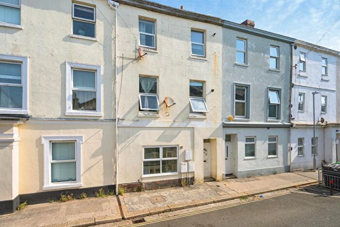 2 Bedroom Flat For Sale In Clifton Place, Plymouth, PL4