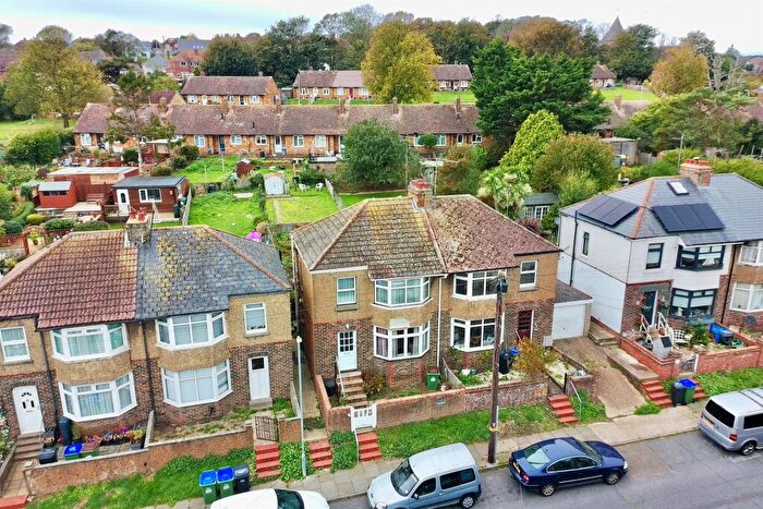 3 Bedroom Semi-Detached House For Sale In Saxon Road, Newhaven, BN9