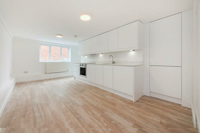 Studio To Rent In Finchley Road, Golders Green, London, NW11