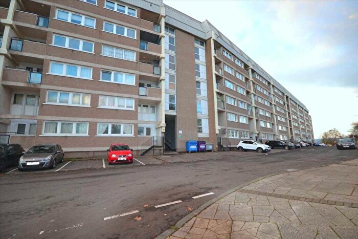 2 Bedroom Flat For Sale In Hillpark Drive, Mansewood, Glasgow, G43