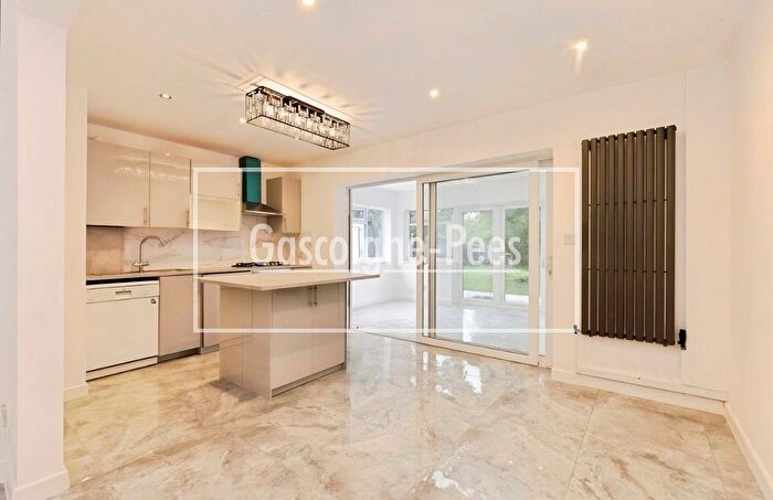 4 Bedroom Property To Rent In Bramham Gardens, Chessington, KT9