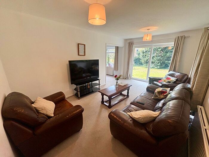 3 Bedroom Semi Detached House To Rent In Lacon Close, Southampton, SO18