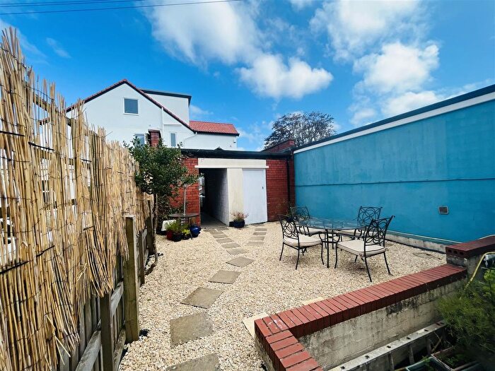 4 Bedroom Maisonette To Rent In Henleaze Road, Henleaze, Bristol, BS9