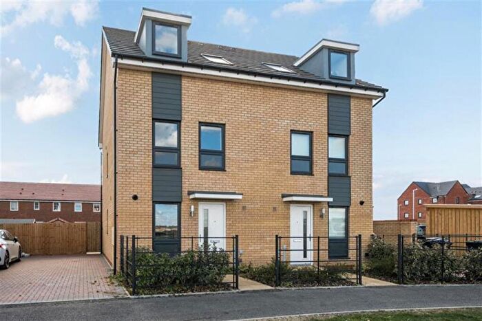 3 Bedroom Detached House To Rent In Bedroom Detached House In Four Acre Drive, Houghton Conquest, MK45