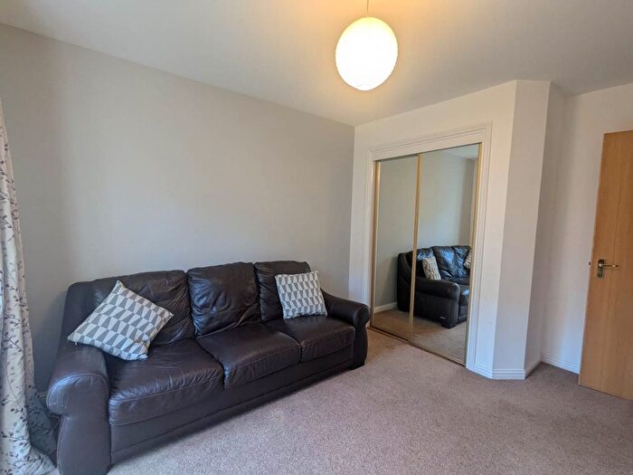 4 Bedroom Town House To Rent In Milnbank Gardens, Dundee, DD1