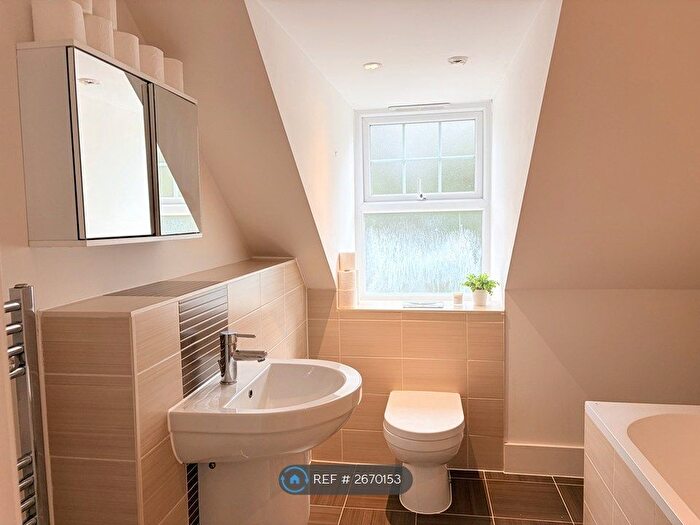 1 Bedroom Flat To Rent In St. Mildreds Road, London, SE12