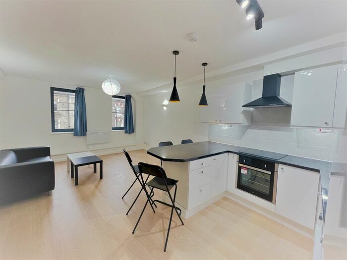 2 Bedroom Flat To Rent In St. John's Hill, London, SW11