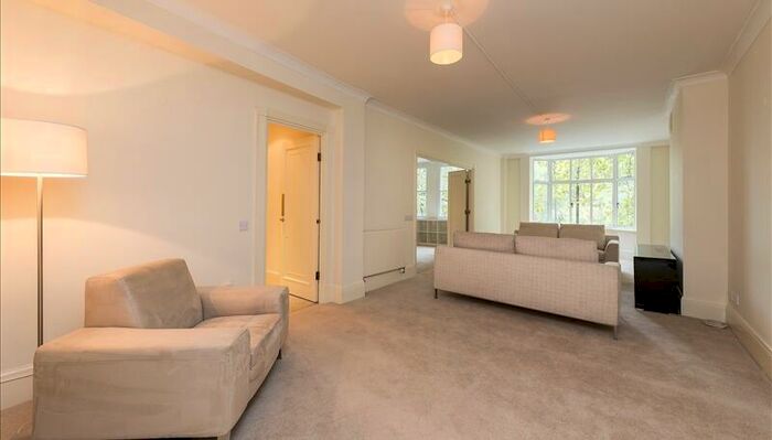 5 Bedroom Apartment To Rent In Strathmore Court, St. Johns Wood, London, NW8