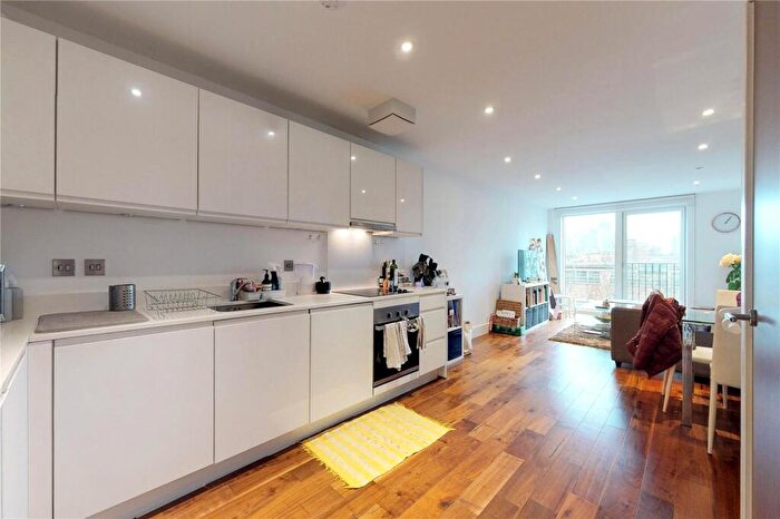 1 Bedroom Flat To Rent In Grand Canal Apartments, London, N1
